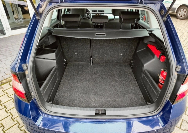 Skoda Fabia cena 34900 przebieg: 204199, rok produkcji 2018 z Bobowa małe 254